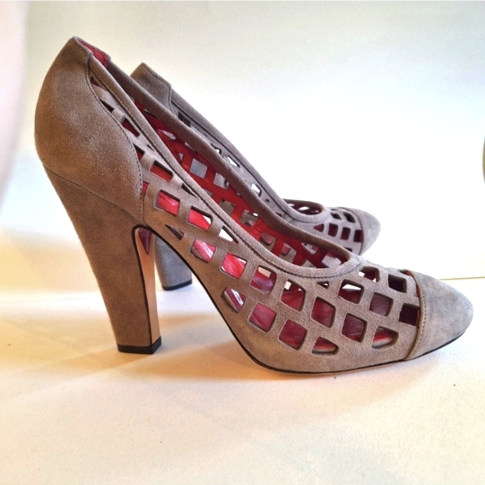 Cesare Paciotti Taupe Gray Cutout with Dagger Heels Sz 8.5 VGC Luxury Designer